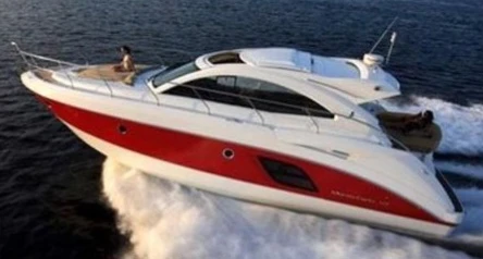 Bareboat Rental Luxury Yacht Bénéteau with a boat licence