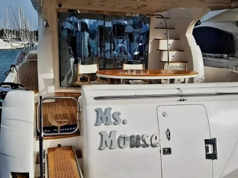 Luxury Yacht rental in Gouvia - Gulf Craft Majesty 66