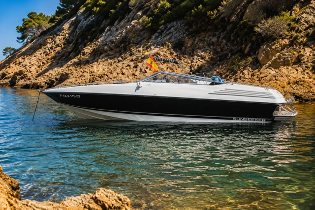 Yacht charter Port Olímpic of Barcelona cheap Monterey 27
