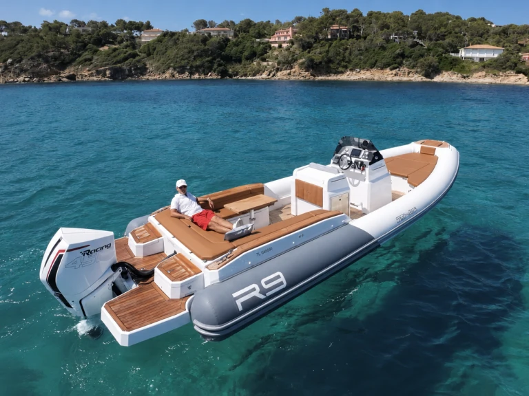 Bareboat Rental RIB Renier with a boat licence