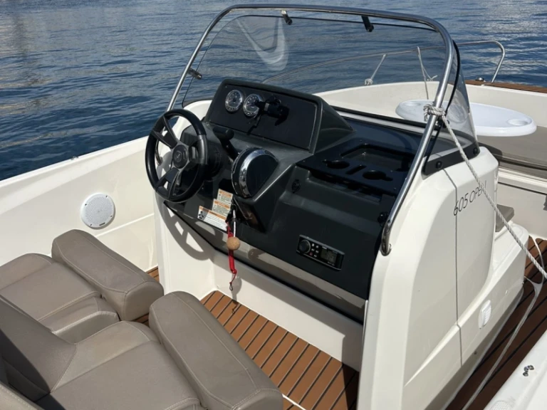 Motorboat for rent Marseille at the best price