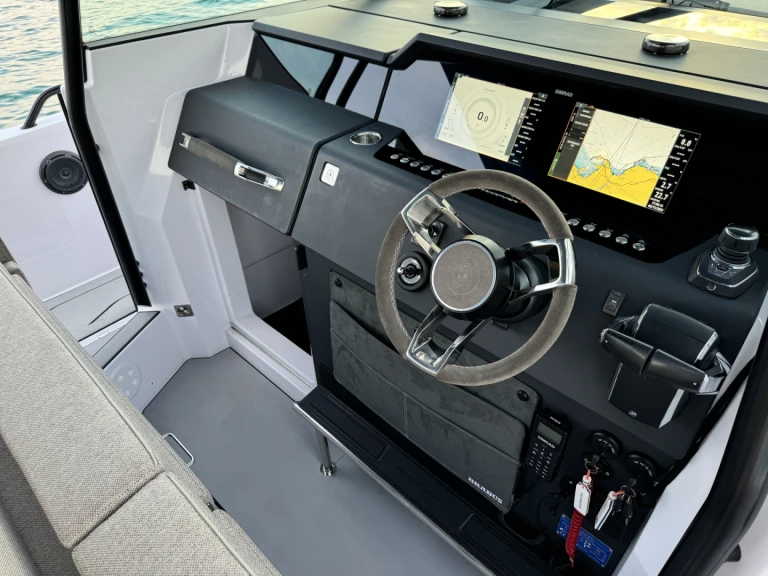 Bareboat Rental Motorboat Axopar with a boat licence