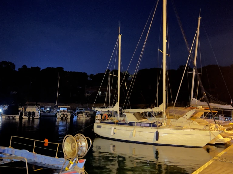 Sailboat rental in Saint-Mandrier-sur-Mer - Mallard 10 40