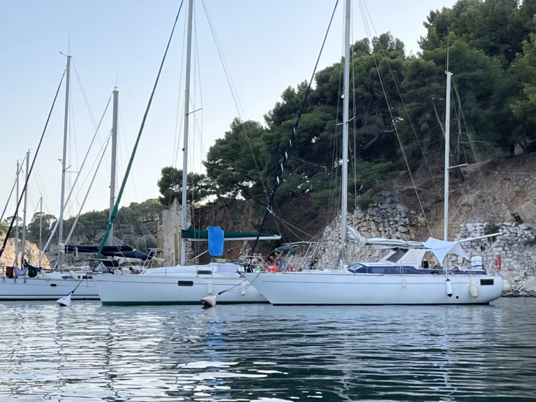 Yacht charter Saint-Mandrier-sur-Mer cheap 10 40