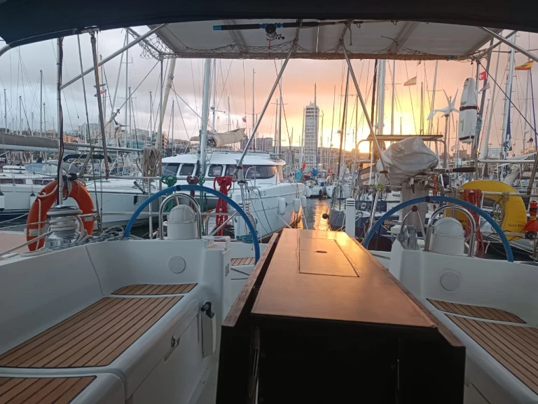 Rent a Bénéteau Oceanis 473 Clipper Tivat