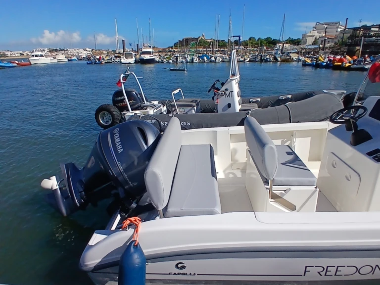 Boat rental Capelli Freedom 20 in Portimão on Samboat