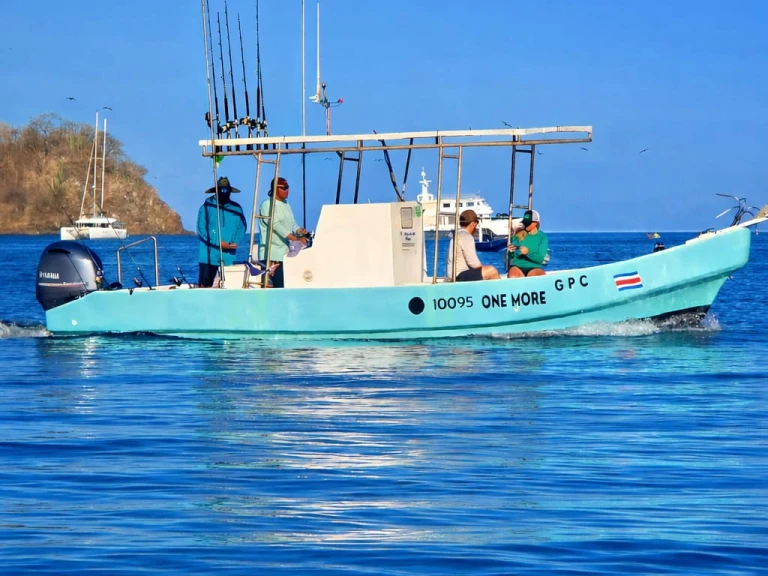 Yacht charter Bahía Culebra cheap 2025