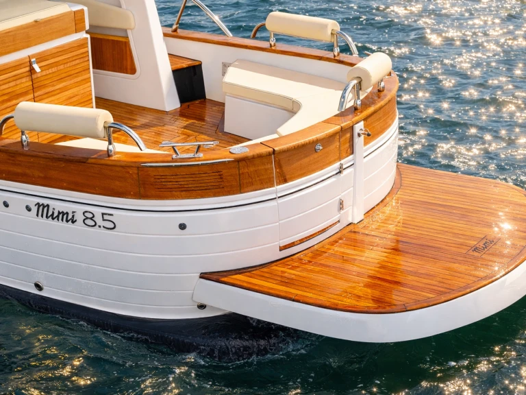 Motorboat rental with or without captain Mimi Positano