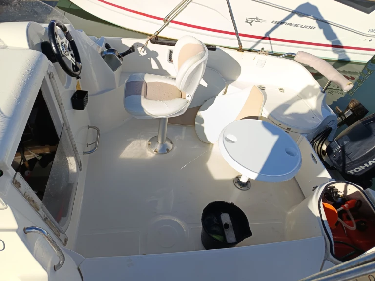 Quicksilver Activ 470 Cabin in Le Barcarès on SamBoat