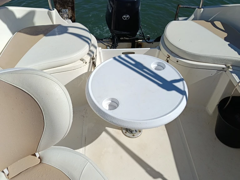 Yacht charter Le Barcarès cheap Activ 470 Cabin