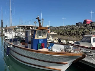 Bareboat Rental Motorboat Ultramar with a boat licence