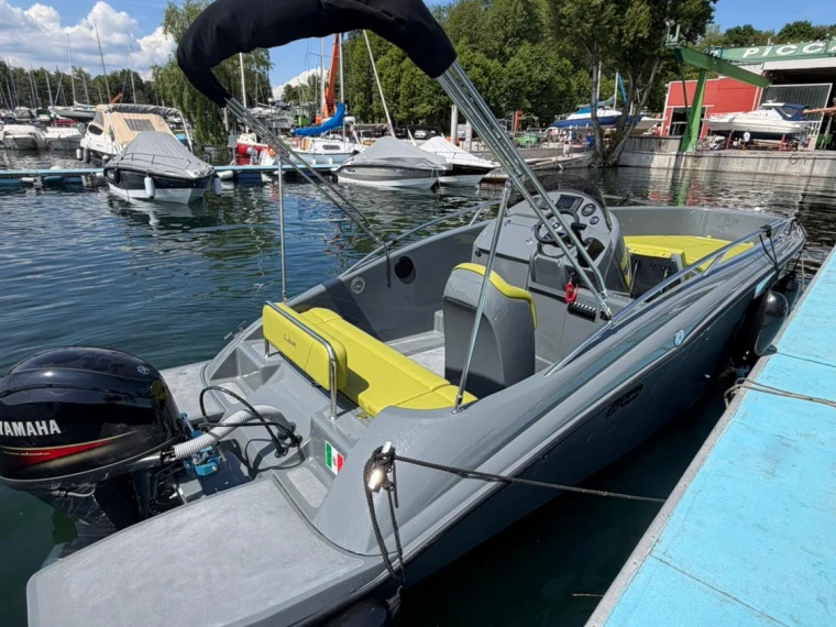 Motorboat rental in Angera - Clear Aries Open L
