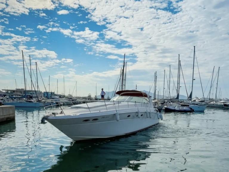 Sea Ray Sundancer 550 charter bareboat or captained in  Port de Pollença