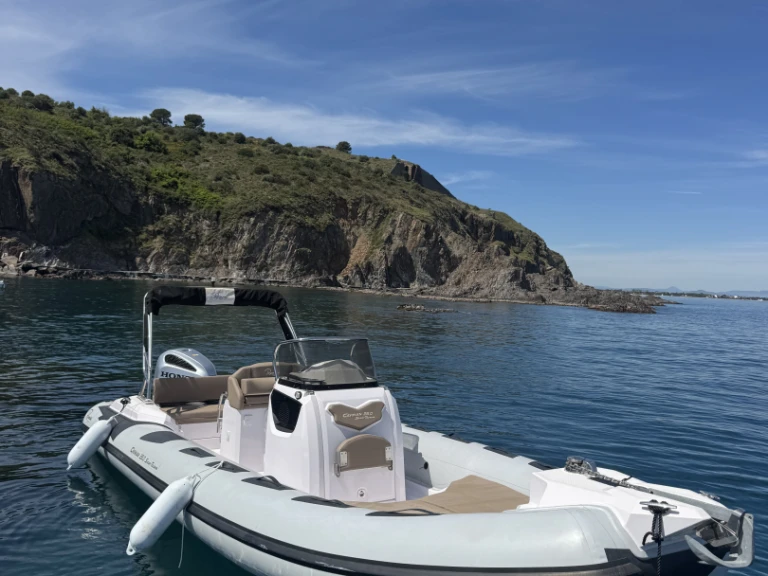 Boat rental Ranieri Cayman 26 Sport Touring in Argelès-sur-Mer on Samboat
