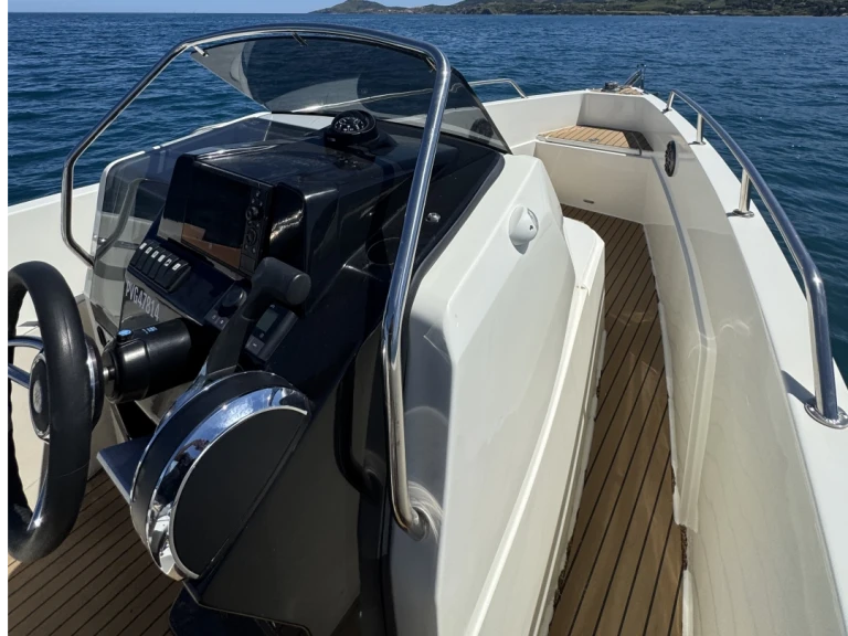 Yacht charter Argelès-sur-Mer cheap Nuva M6 Open