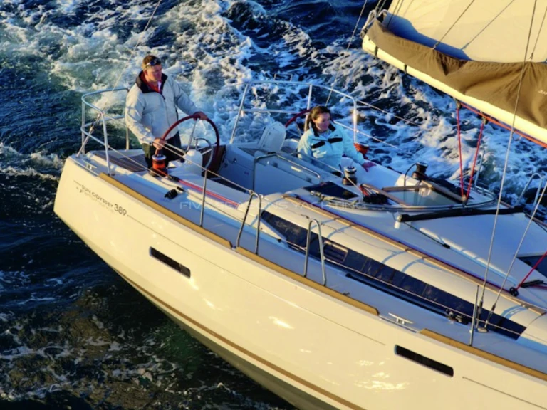 Sailboat for rent Palma de Mallorca at the best price