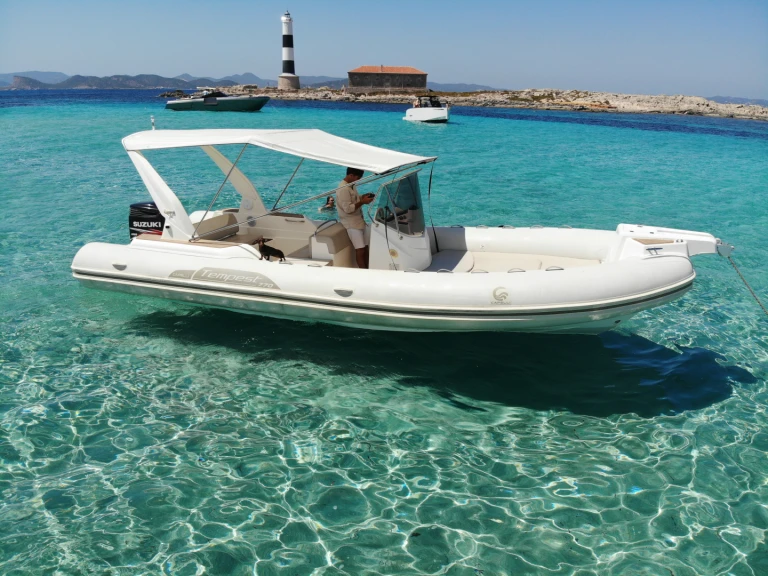Yacht charter Portocolom cheap Tempest 770 S