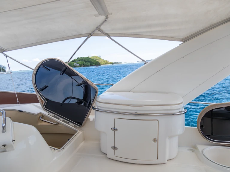 Luxury Yacht for rent Mahé at the best price