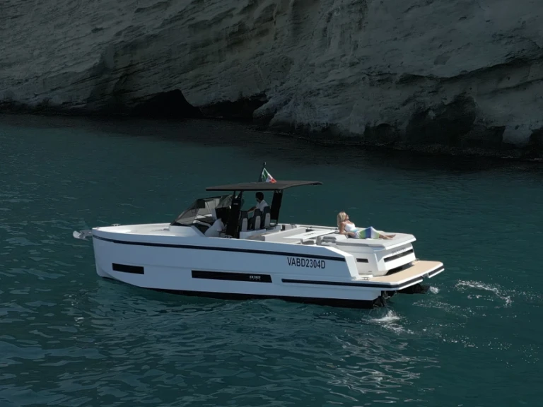 Bareboat Rental Motorboat De Antonio with a boat licence