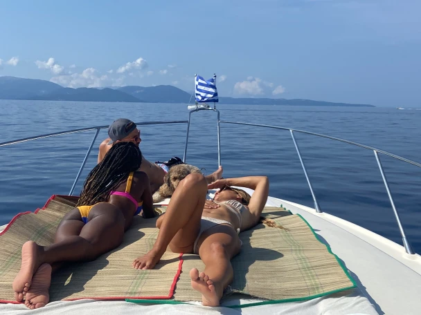 Rent a Sunseeker Portofino 400 Nydri