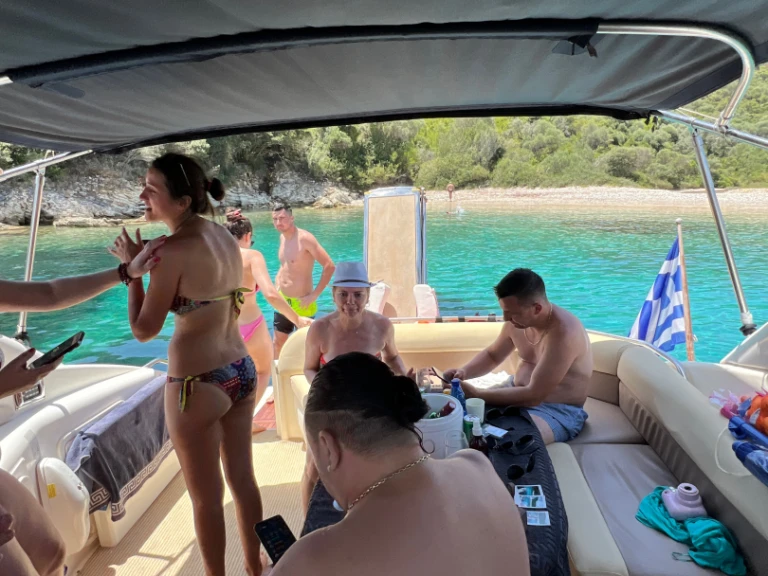 Motorboat rental in Nydri - Sunseeker Portofino 400