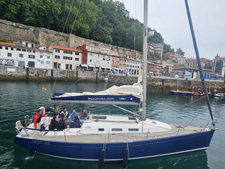 Bareboat Rental Sailboat Bénéteau with a boat licence