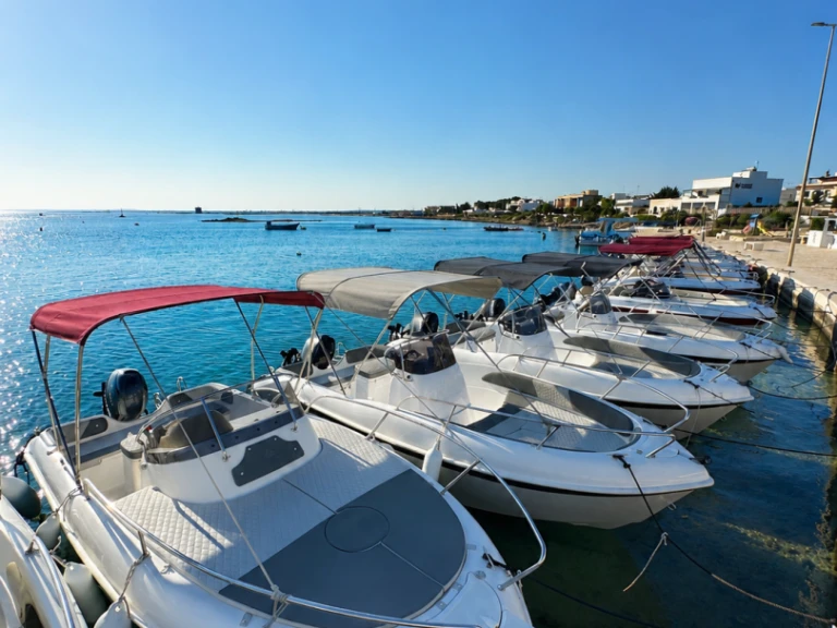 Motorboat rental in Porto Cesareo - Albatros Elegance 5,85