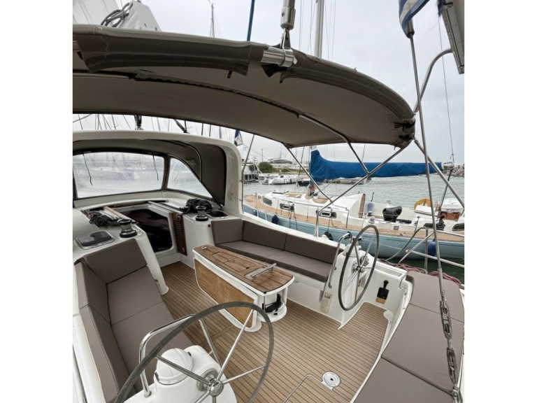 Yacht charter Nikiána cheap Oceanis 50 Family