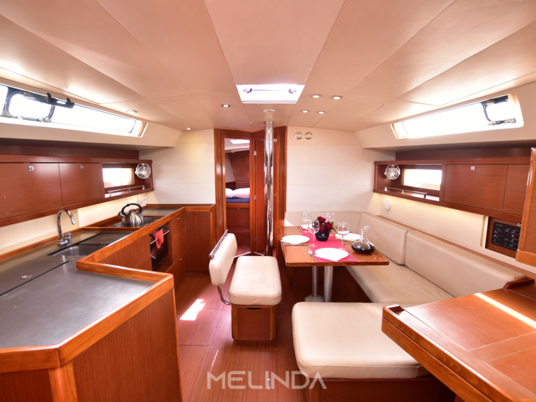Sailboat rental with or without captain Bénéteau Lefkáda