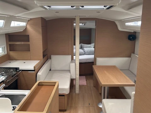 Rent a Jeanneau Sun Odyssey 410 Palma de Mallorca