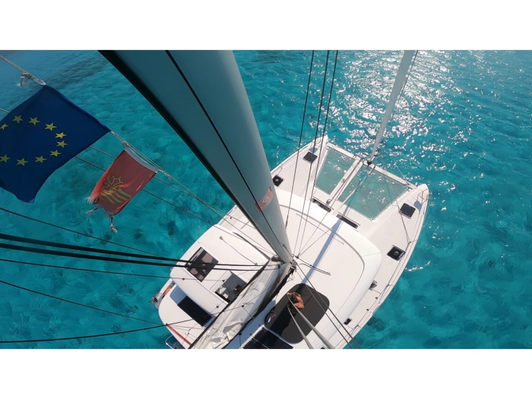 Catamaran for rent Hyères at the best price
