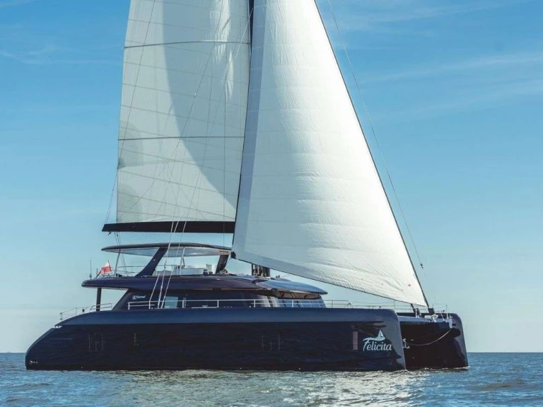 Rent a Sunreef FELICITA La Seyne-sur-Mer