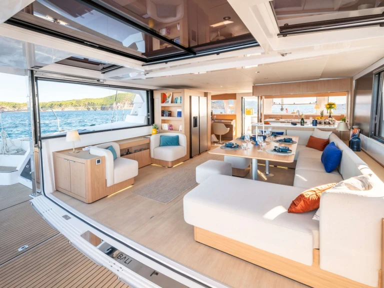 Bareboat Rental Luxury Yacht Bali with a boat licence