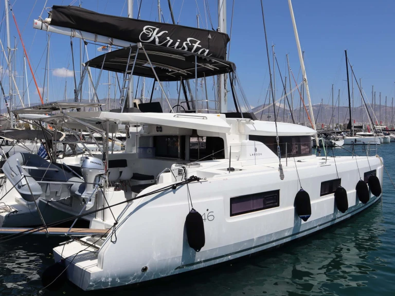 Boat rental Lagoon Lagoon 46 in Alimos on Samboat