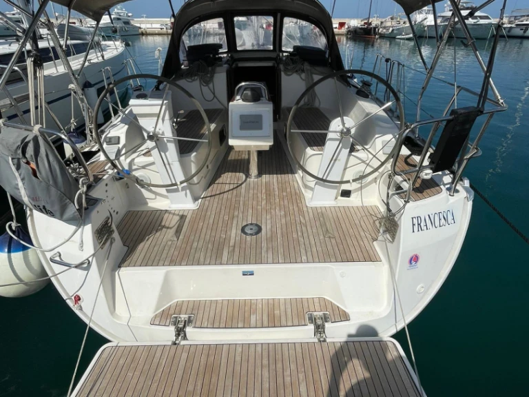 Yacht charter Punta Ala cheap Cruiser 37