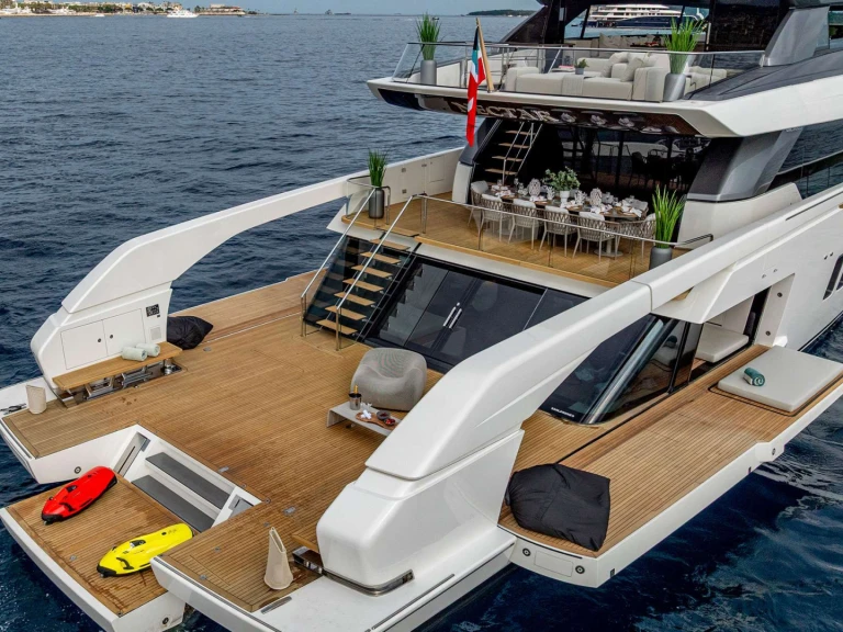 Bareboat Rental Luxury Yacht San Lorenzo with a boat licence
