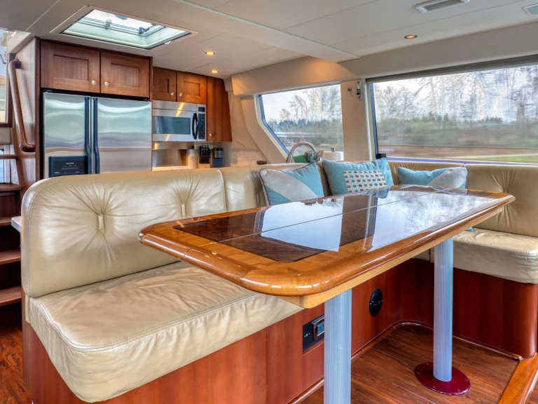 Bareboat Rental Luxury Yacht Pacific Mariner with a boat licence