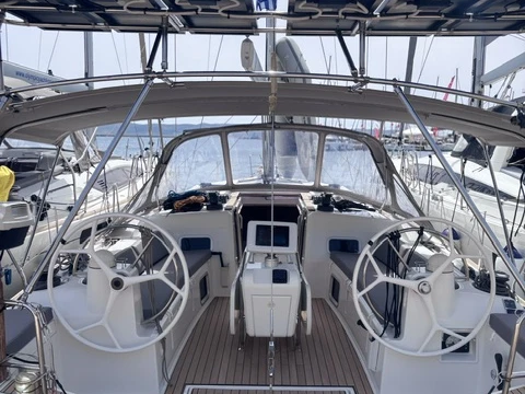 Boat rental Jeanneau Sun Odyssey 479 in Lávrio on Samboat