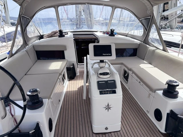 Bareboat Rental Sailboat Jeanneau with a boat licence