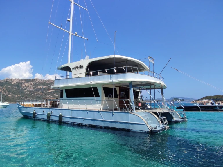 Motorboat for rent Naples at the best price