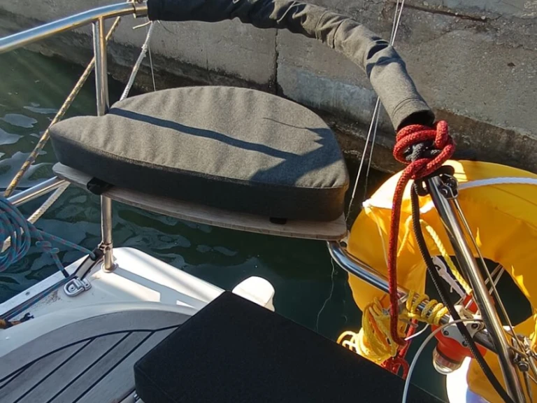 Sailboat rental in Lávrio - Elan Impression 444