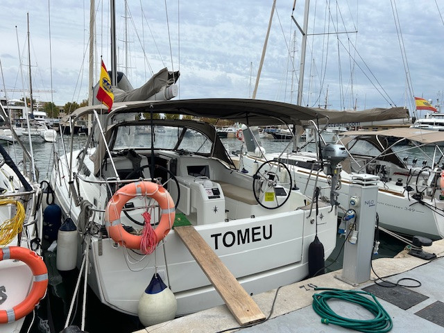 Jeanneau Sun Odyssey 410 in Palma de Mallorca on SamBoat