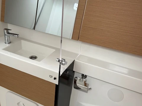 Yacht charter Palma de Mallorca cheap Sun Odyssey 410