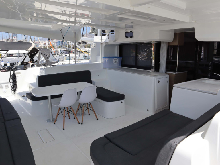 Boat rental Lagoon Lagoon 46 in Alimos on Samboat
