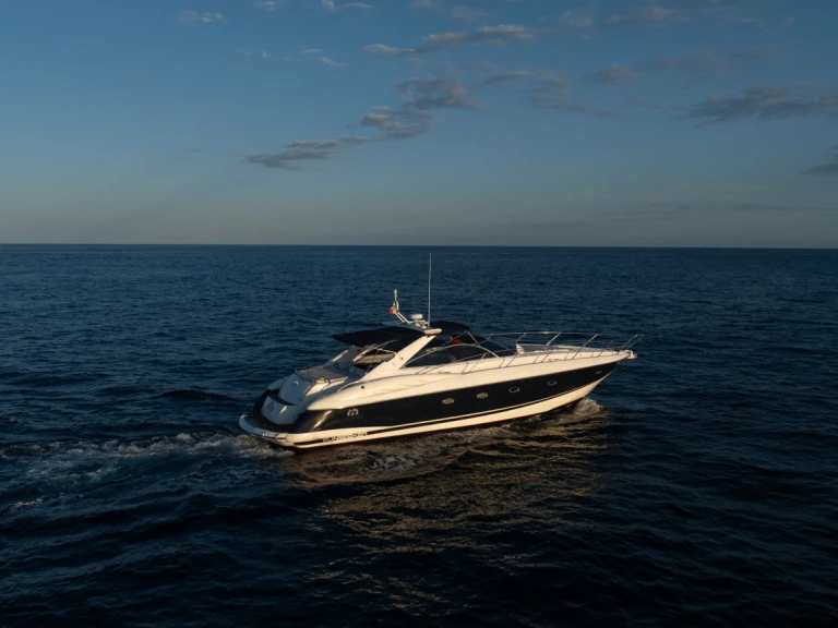 Luxury Yacht rental with or without captain Sunseeker San José del Cabo