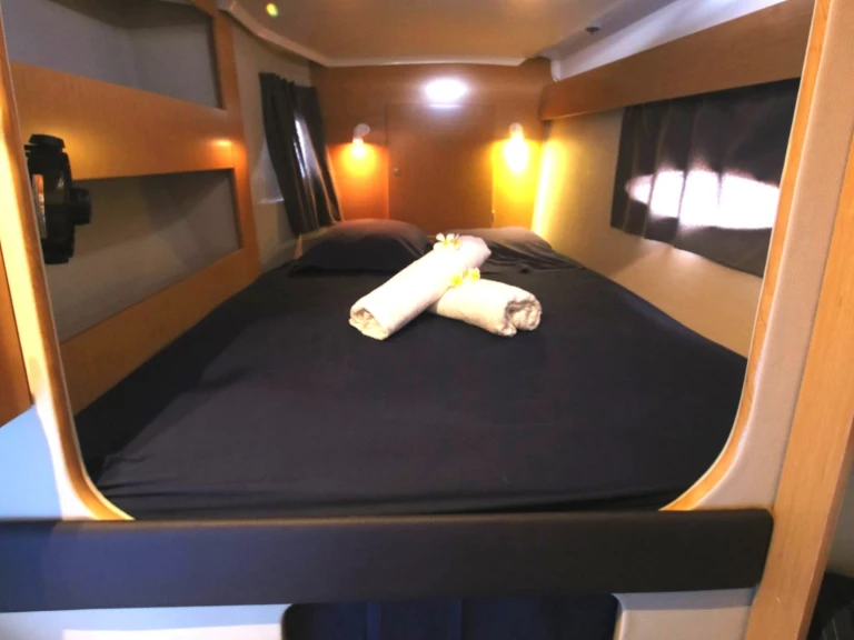 Catamaran rental in Nosy Be - Fountaine Pajot Lipari 41