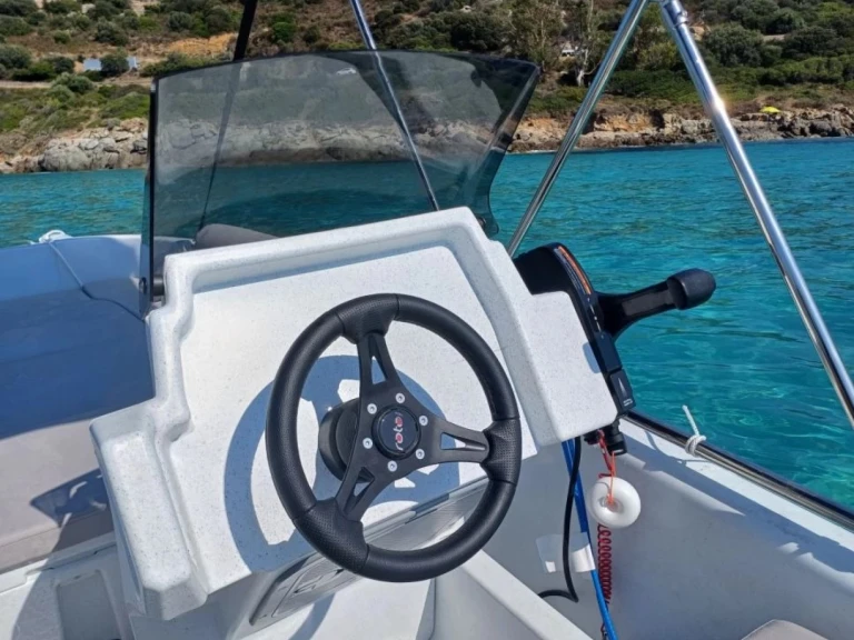 Rent a ROTO 450 S FAMILY Parentis-en-Born