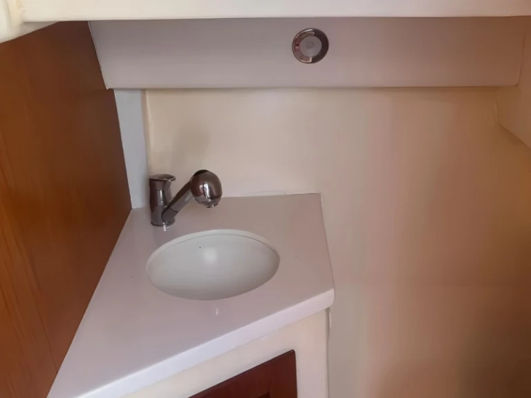 Rent a GIUPEX MARINE 23 WA Salerno