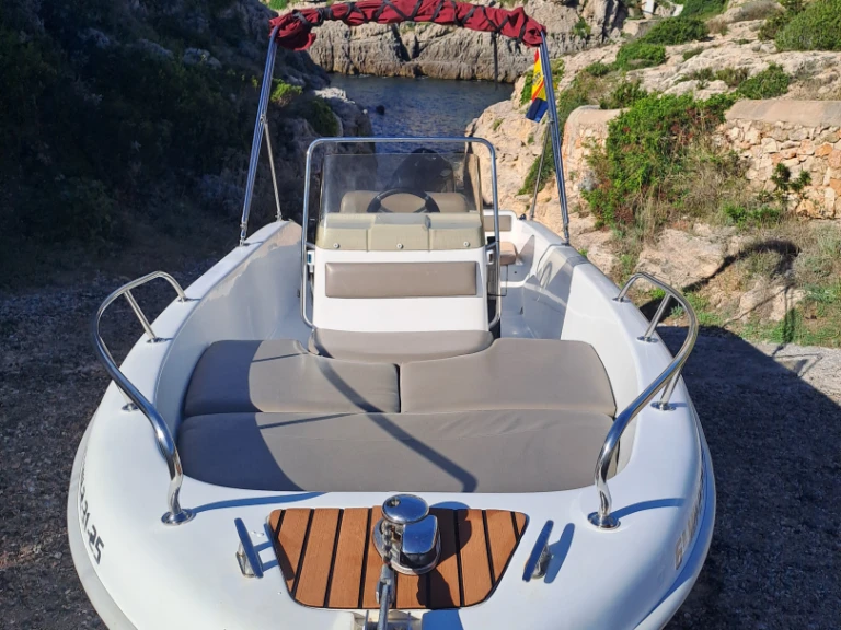 Motorboat for rent Ciutadella de Menorca at the best price