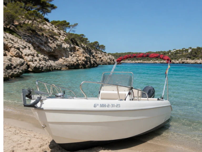 Saver OPEN 520 in Ciutadella de Menorca on SamBoat